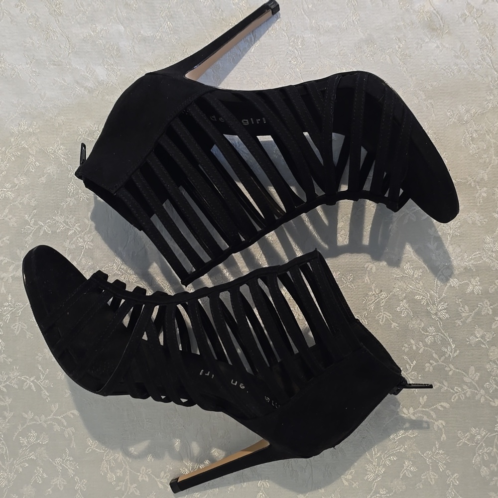 Madden Girl "Lexxx" Women's Size 7 Black Strappy Heeled Sandals - Picture 6 of 11